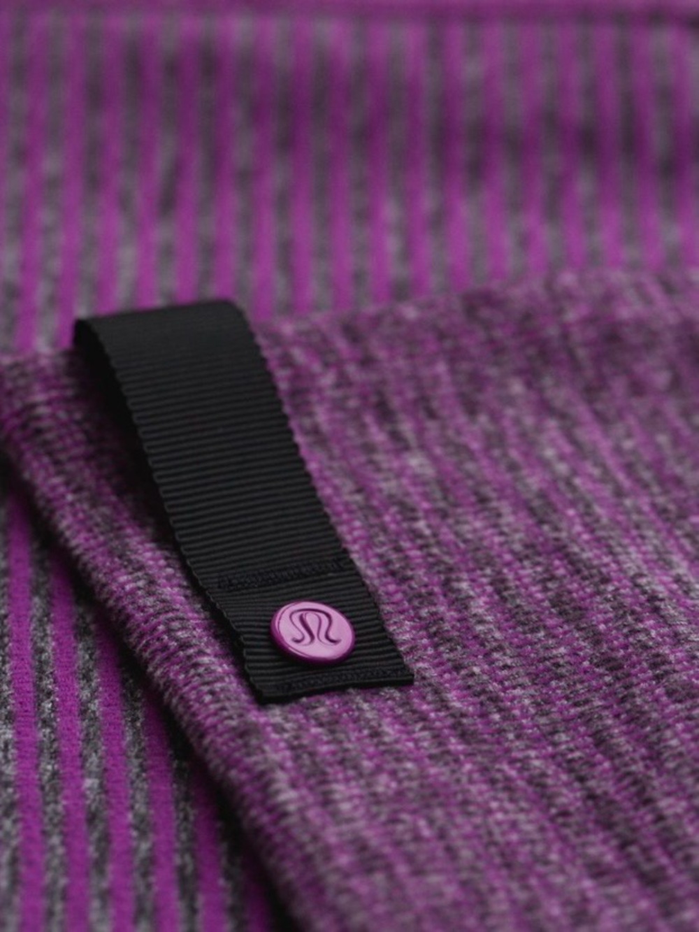 Lululemon Vinyasa Scarf *Rulu
Mini Check Pique Ultra Violet Heathered Black - Picture 9 of 9